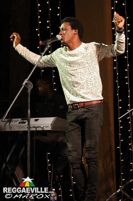 Romain Virgo feat. Busy Signal @ Signature Nights in Kingston, Jamaica