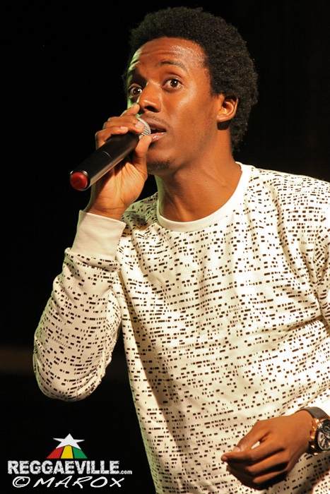 Romain Virgo feat. Busy Signal @ Signature Nights in Kingston, Jamaica