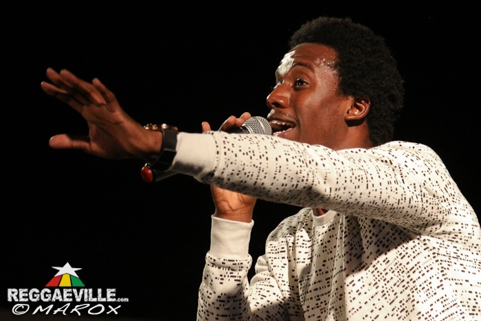 Romain Virgo feat. Busy Signal @ Signature Nights in Kingston, Jamaica