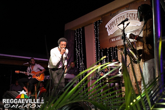 Romain Virgo feat. Busy Signal @ Signature Nights in Kingston, Jamaica