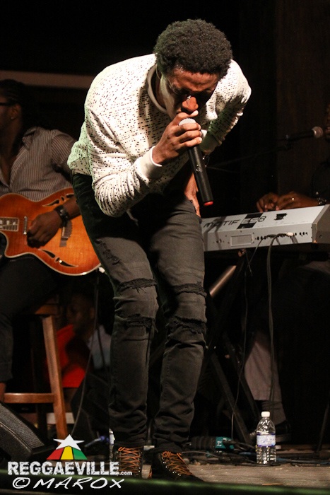 Romain Virgo feat. Busy Signal @ Signature Nights in Kingston, Jamaica