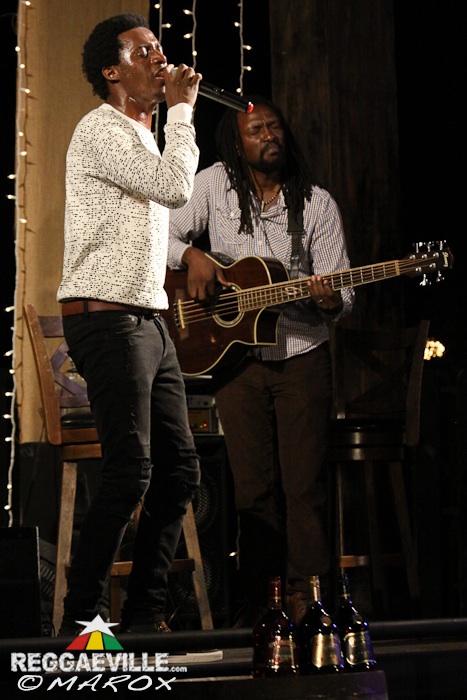 Romain Virgo feat. Busy Signal @ Signature Nights in Kingston, Jamaica