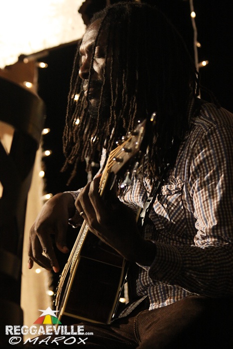 Romain Virgo feat. Busy Signal @ Signature Nights in Kingston, Jamaica