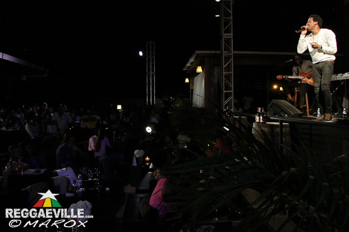 Romain Virgo feat. Busy Signal @ Signature Nights in Kingston, Jamaica