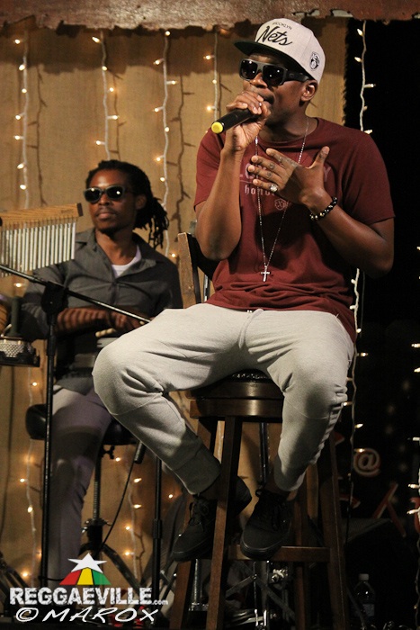 Romain Virgo feat. Busy Signal @ Signature Nights in Kingston, Jamaica