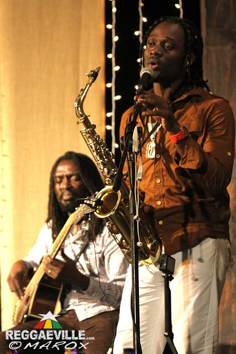 Romain Virgo feat. Busy Signal @ Signature Nights in Kingston, Jamaica