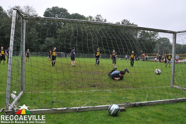 Soundquake Athletics - Youthrebels Allstars