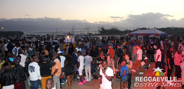 Starface, Stylysh, Burro Banton & Professor Nuts & Various Artists @ Sting 2015