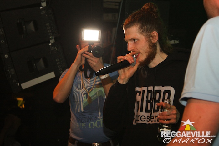 Jugglerz vs. Black Chiney @ War Ina East 2015