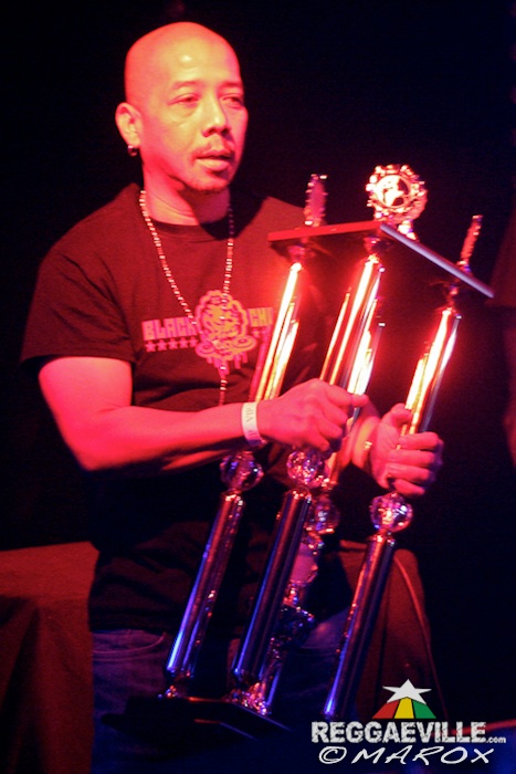 Jugglerz vs. Black Chiney @ War Ina East 2015