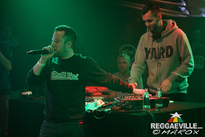 Jugglerz vs. Black Chiney @ War Ina East 2015