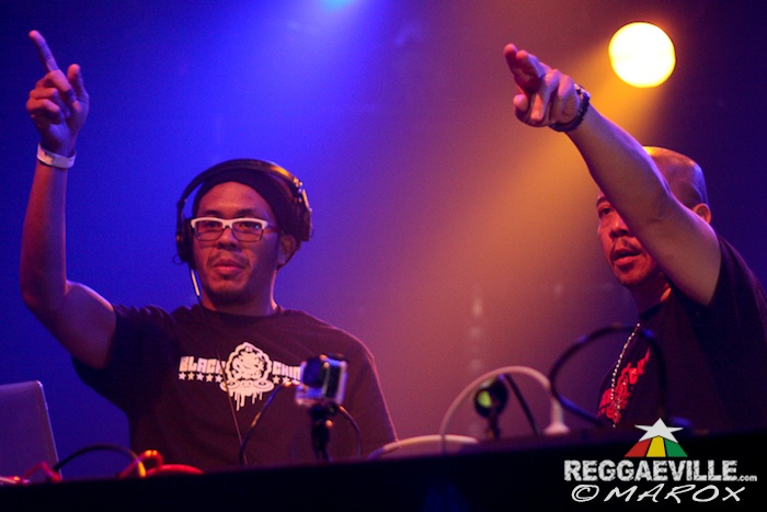 Jugglerz vs. Black Chiney @ War Ina East 2015