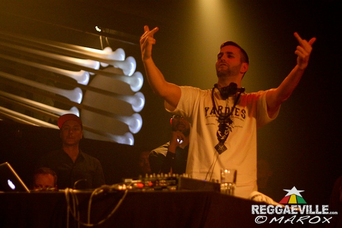 Jugglerz vs. Black Chiney @ War Ina East 2015