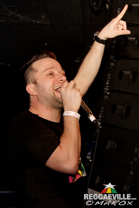 Jugglerz vs. Black Chiney @ War Ina East 2015