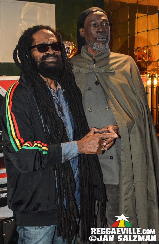 Akae Beka & Spiritual