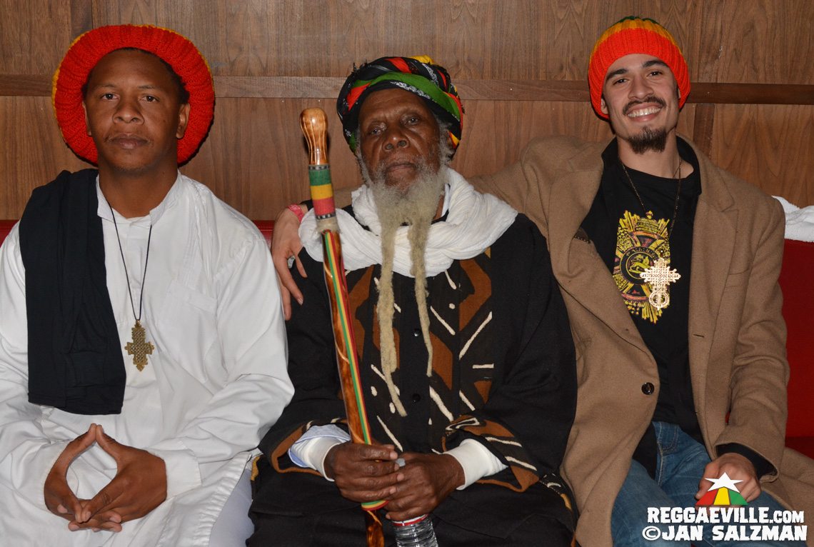 Akae Beka & Spiritual