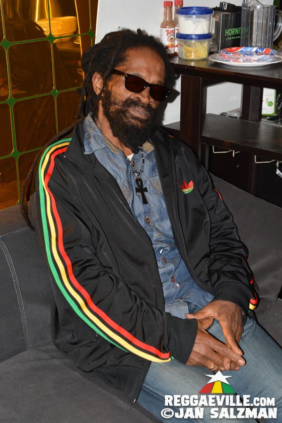 Akae Beka & Spiritual