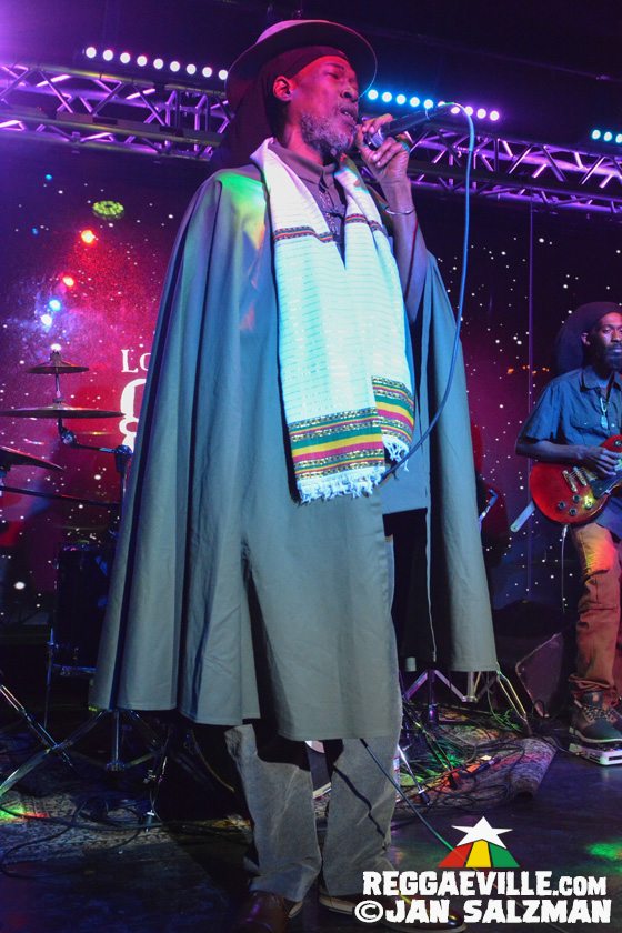 Akae Beka & Spiritual