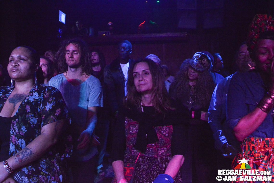 Akae Beka & Spiritual