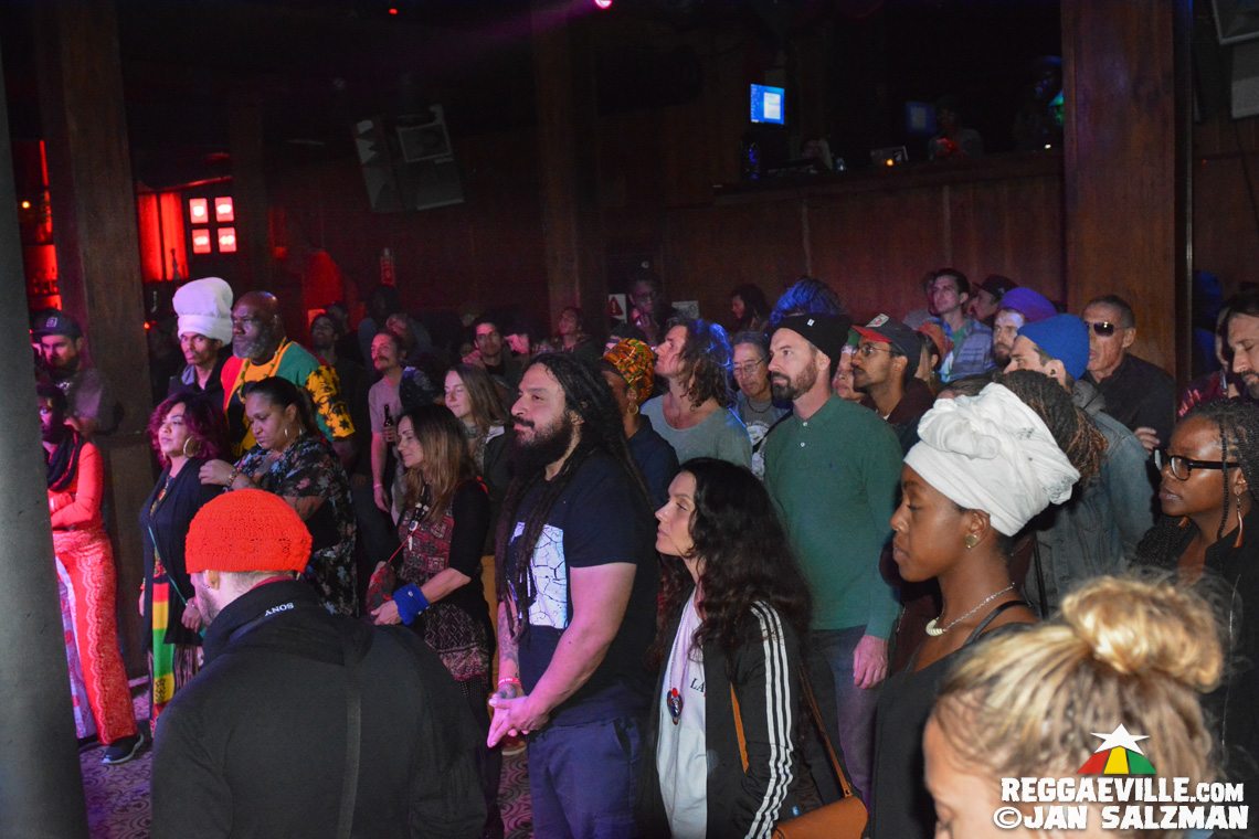 Akae Beka & Spiritual