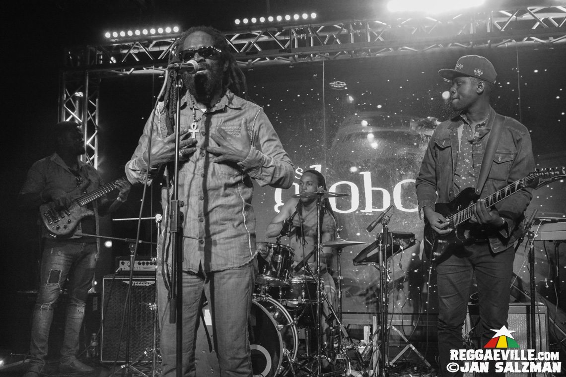 Akae Beka & Spiritual