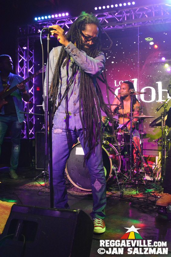 Akae Beka & Spiritual