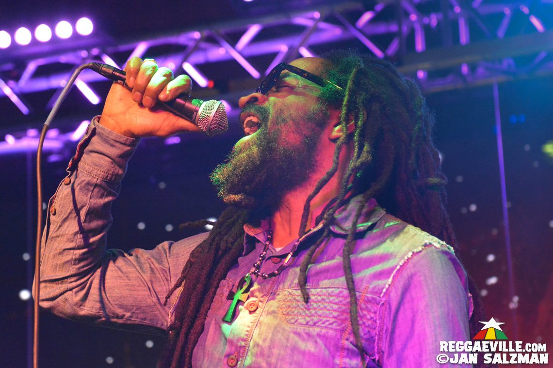 Akae Beka & Spiritual