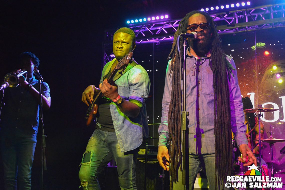 Akae Beka & Spiritual