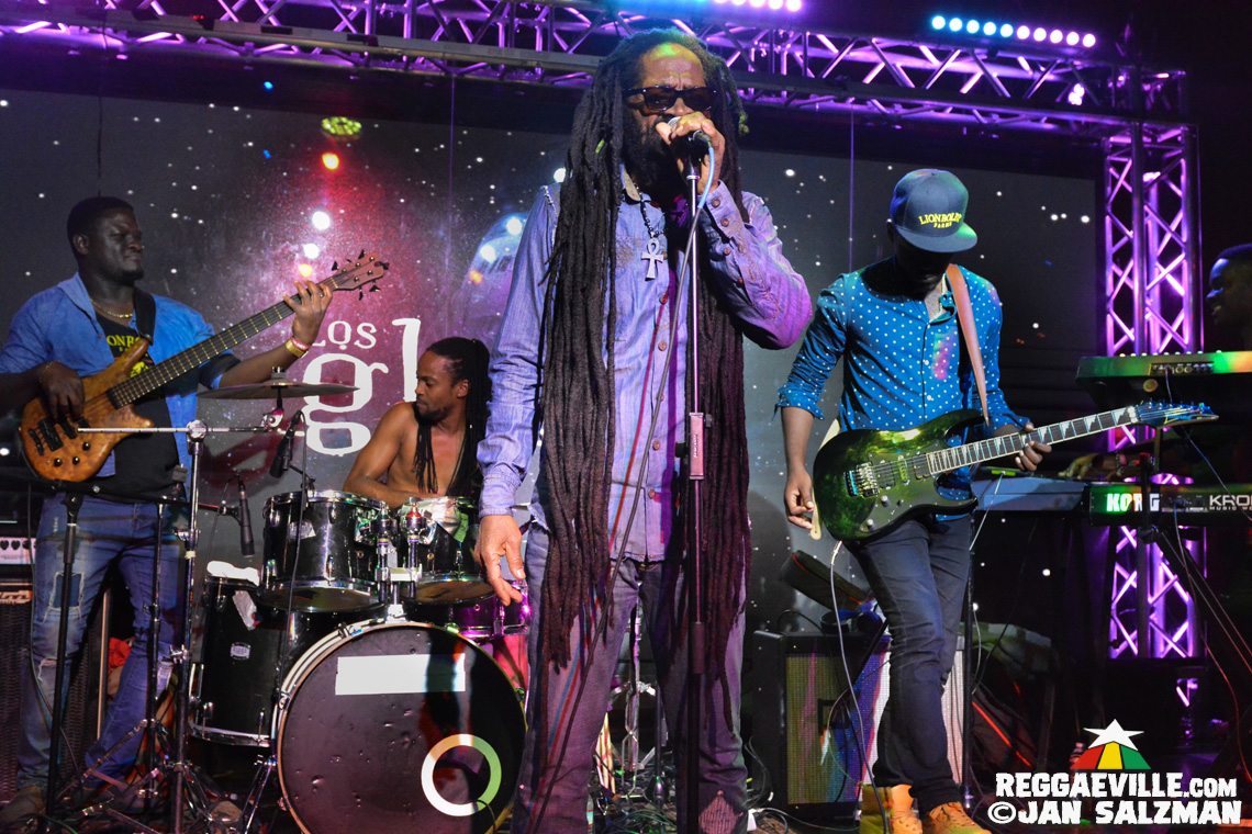 Akae Beka & Spiritual