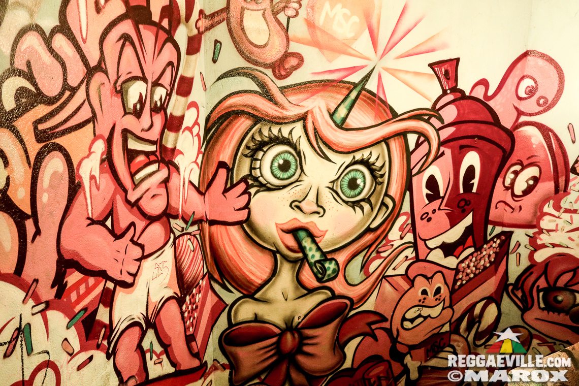 Deebuzz vs. Ruffpack