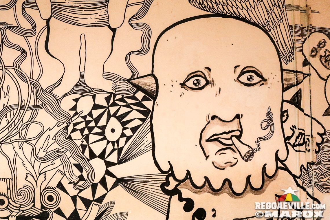 Deebuzz vs. Ruffpack