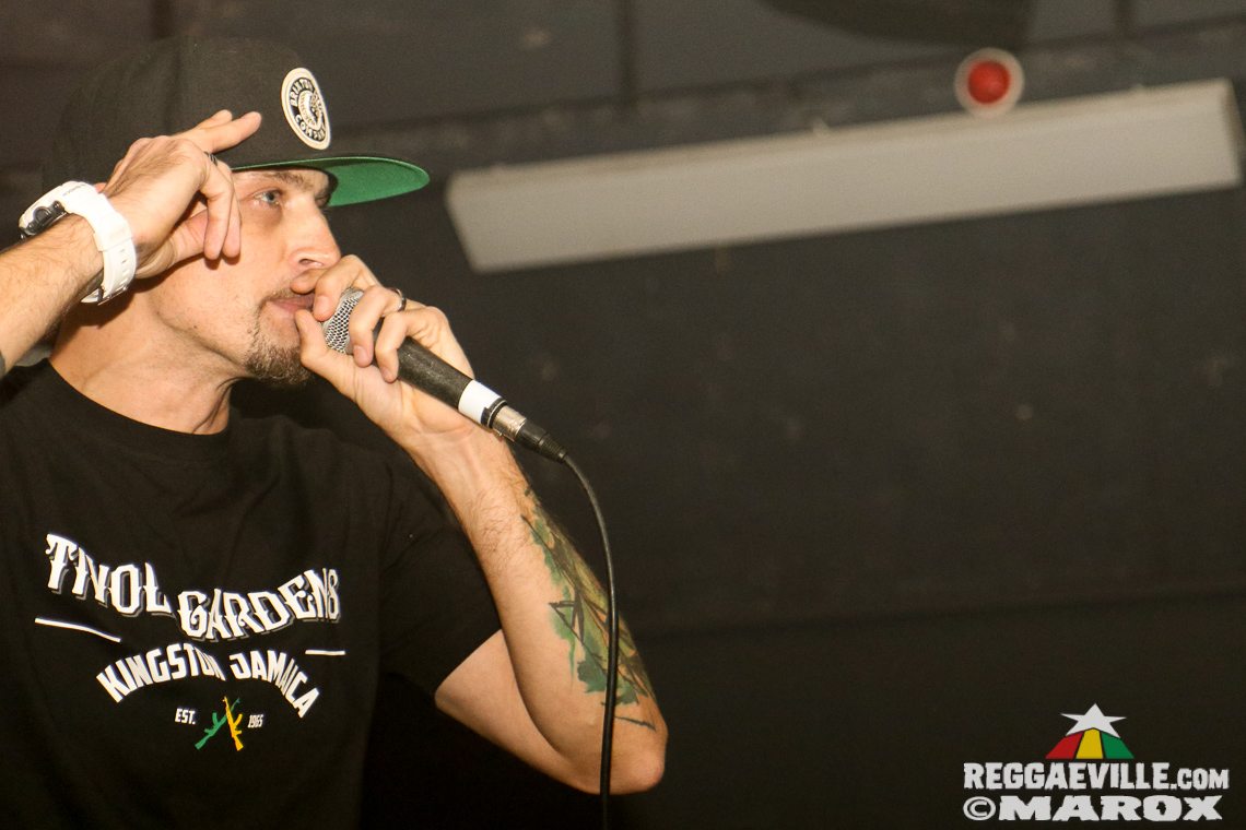 Deebuzz vs. Ruffpack