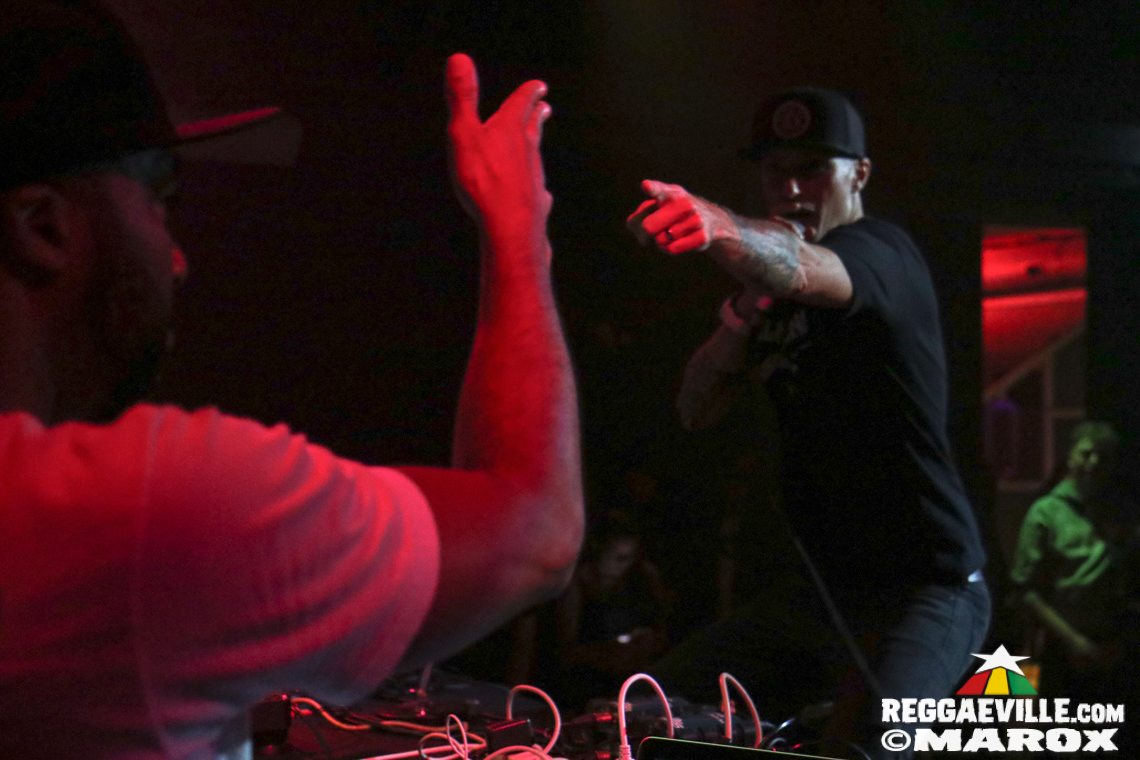 Deebuzz vs. Ruffpack