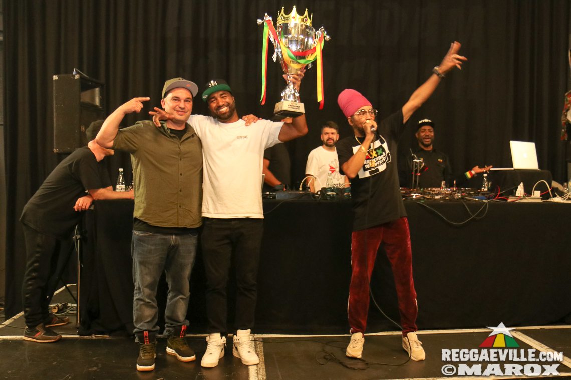 Deebuzz vs. Ruffpack