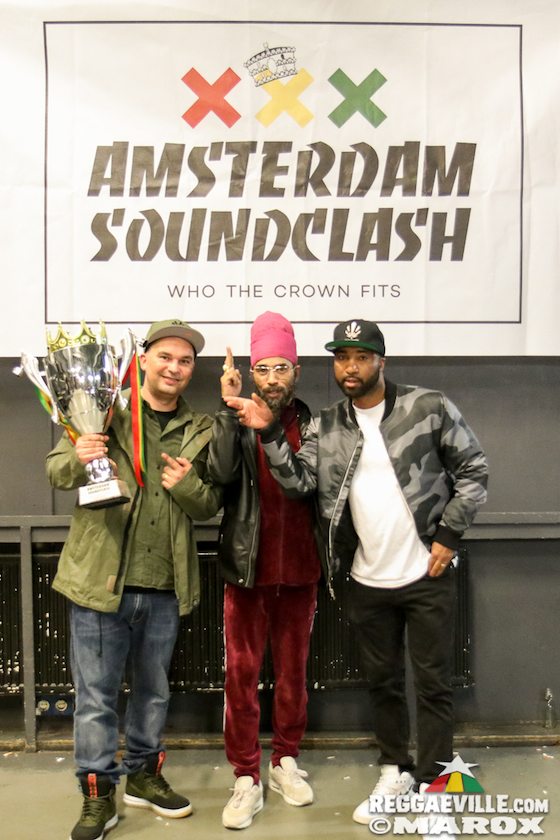 Deebuzz vs. Ruffpack