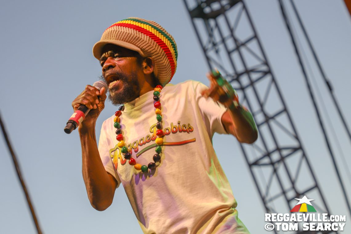 Beres Hammond, Cocoa Tea & Mighty Diamonds