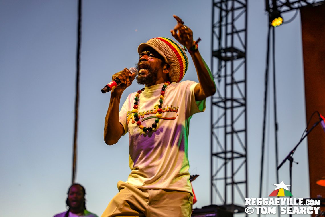 Beres Hammond, Cocoa Tea & Mighty Diamonds