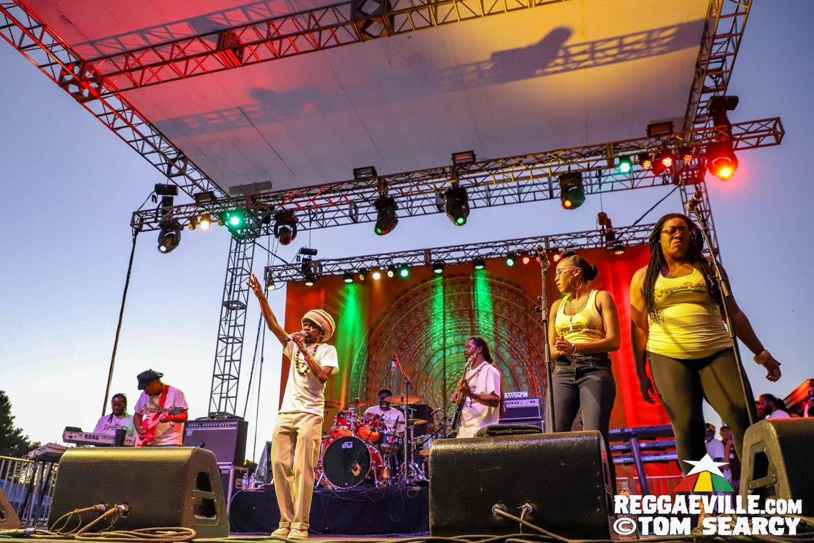 Beres Hammond, Cocoa Tea & Mighty Diamonds