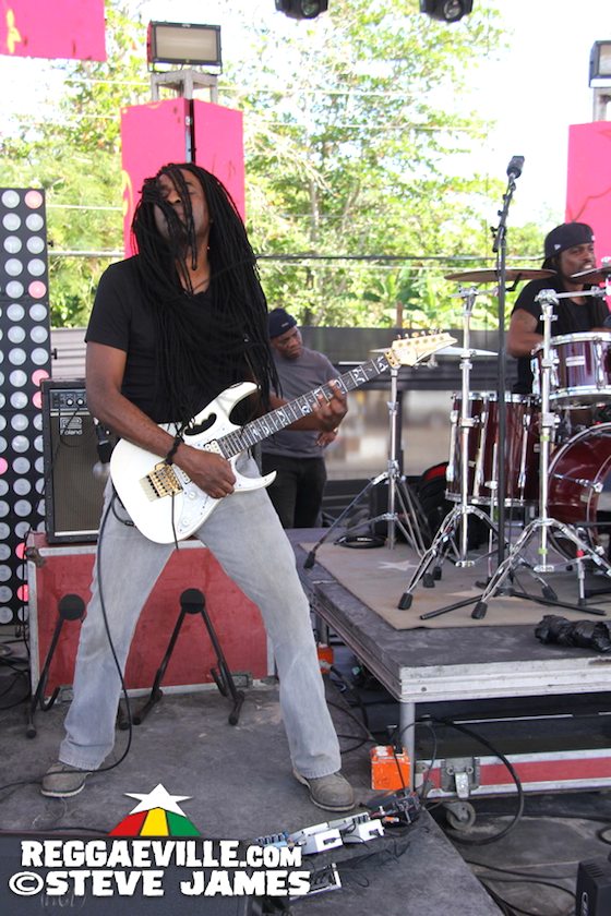 Beres Hammond feat. Marcia Griffiths & Busy Signal