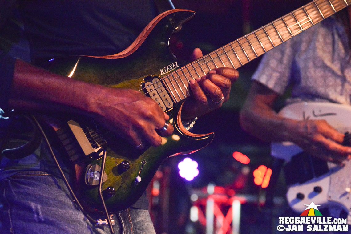 Big Mountain & Pato Banton