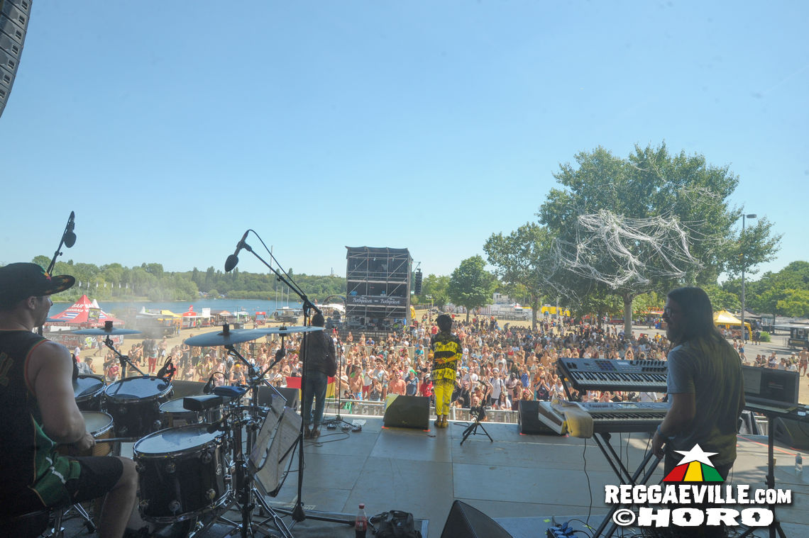 Dactah Chando, Tóke feat. Ras Muhamad & Exile Di Brave