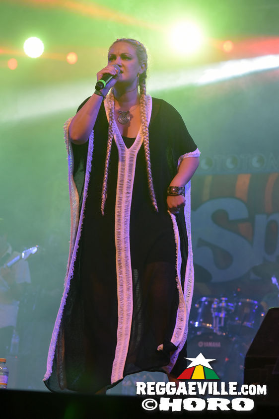 EarthKry, Lone Ark Showcase feat. Benjammin & Inés Pardo