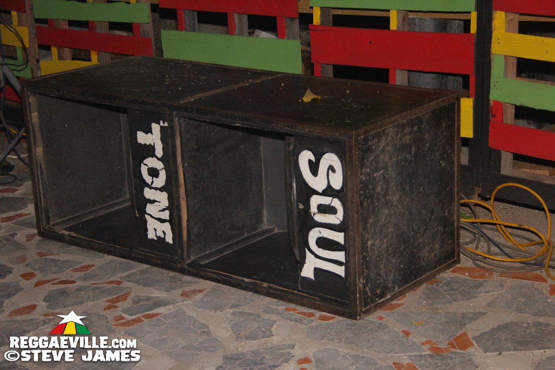 Chinna Smith, Ken Boothe, Mark Wonder @ Fridayz at the Grove in Kingston, JA