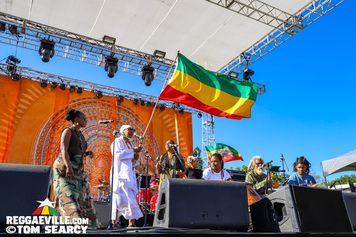 Jah9 & Natty