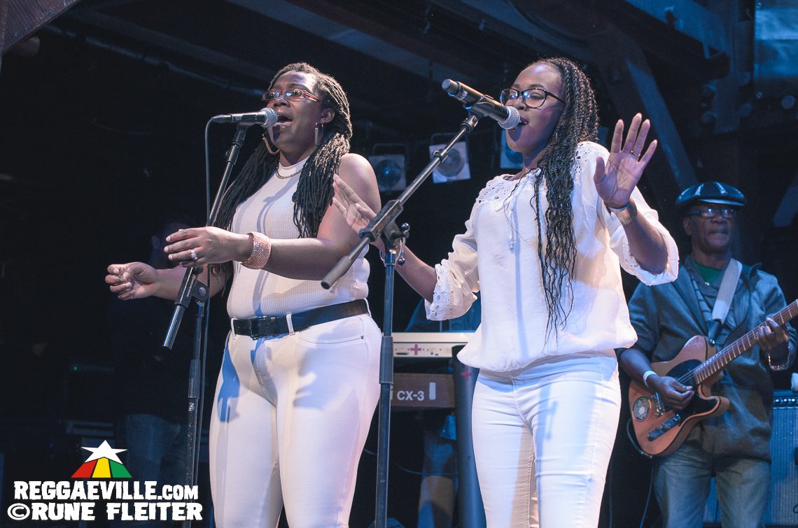 Junior Kelly, Droop Lion & Charly B