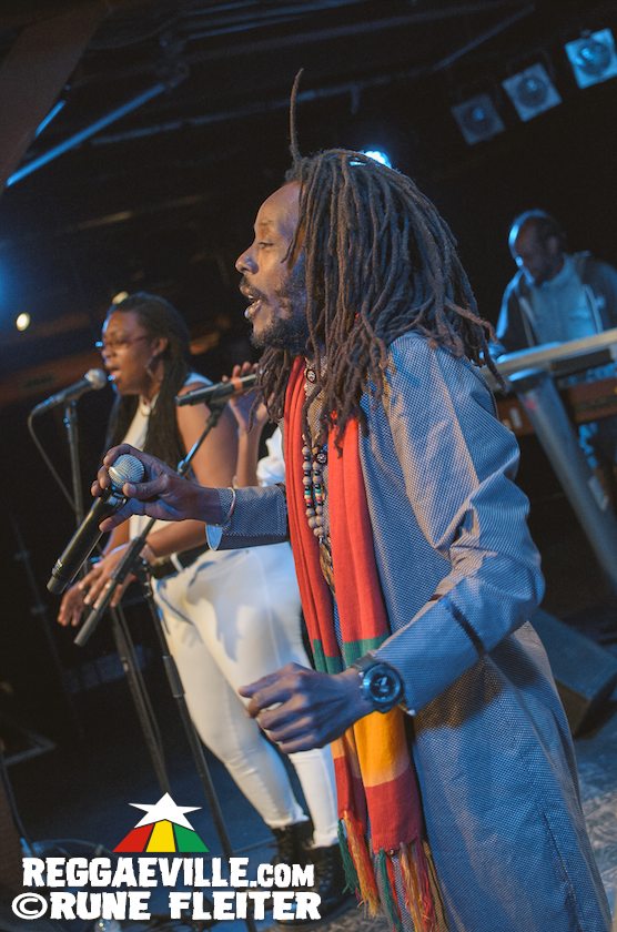 Junior Kelly, Droop Lion & Charly B