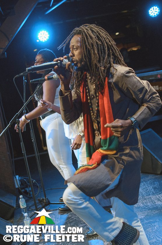 Junior Kelly, Droop Lion & Charly B