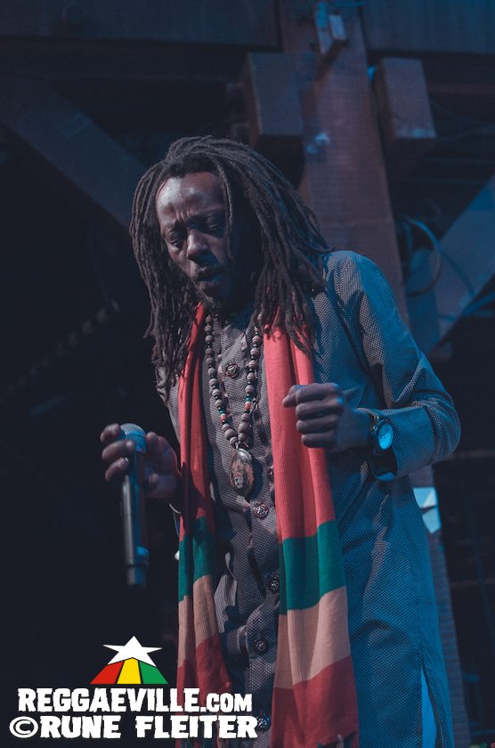 Junior Kelly, Droop Lion & Charly B