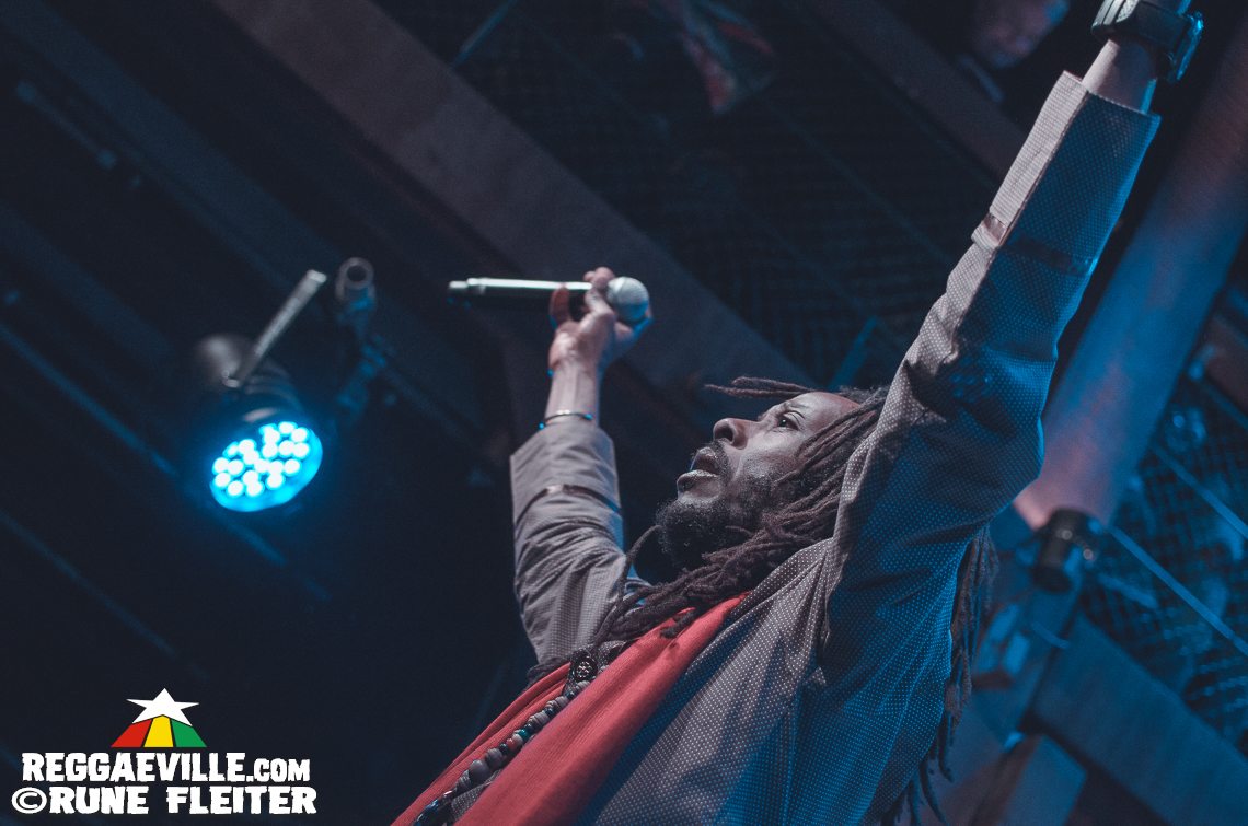 Junior Kelly, Droop Lion & Charly B