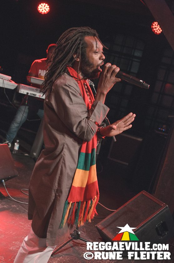 Junior Kelly, Droop Lion & Charly B